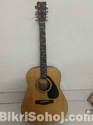 YAMAHA ACCOUSTIC GUITAR